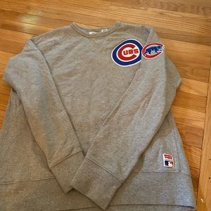 Woman’s size large Cubs crewneck sweatshirt